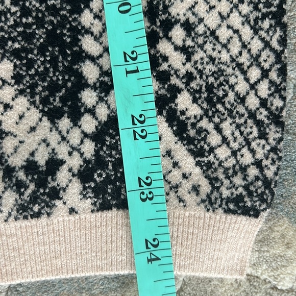 Two Piece Sweater Skirt Set - Picture 8 of 8